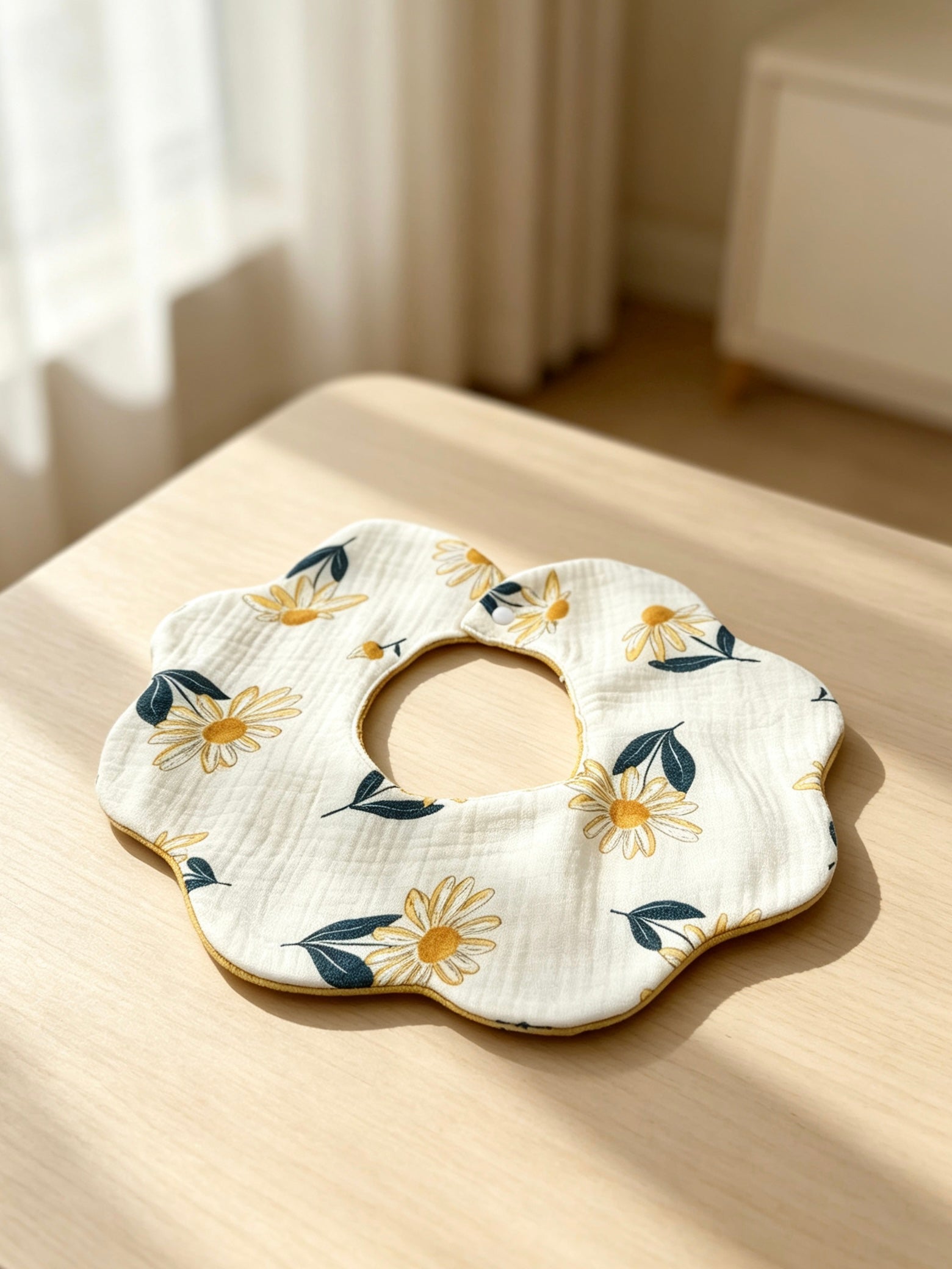 Kids Waterproof Daisy Print Bib Apron for Mealtime Clothing Protection
